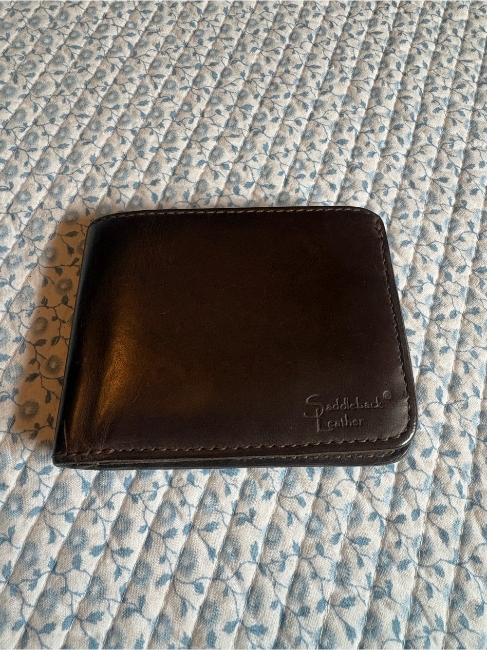 Saddleback Leather Co. Men’s Bifold Wallet Dark Brown Full Grain Leather